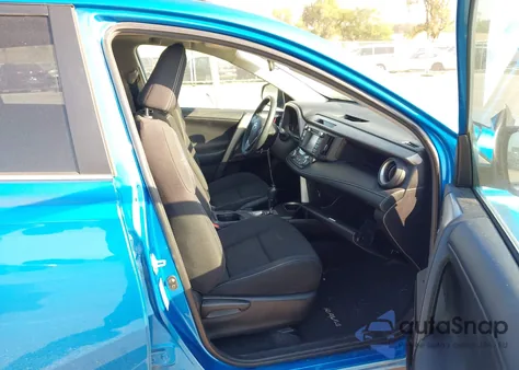 2018 Toyota Rav4 Xle из США, поврежденный, VIN 2T3RFREV4JW701703